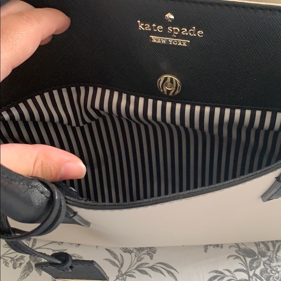 Kate Spade Purse - Picture 3 of 6